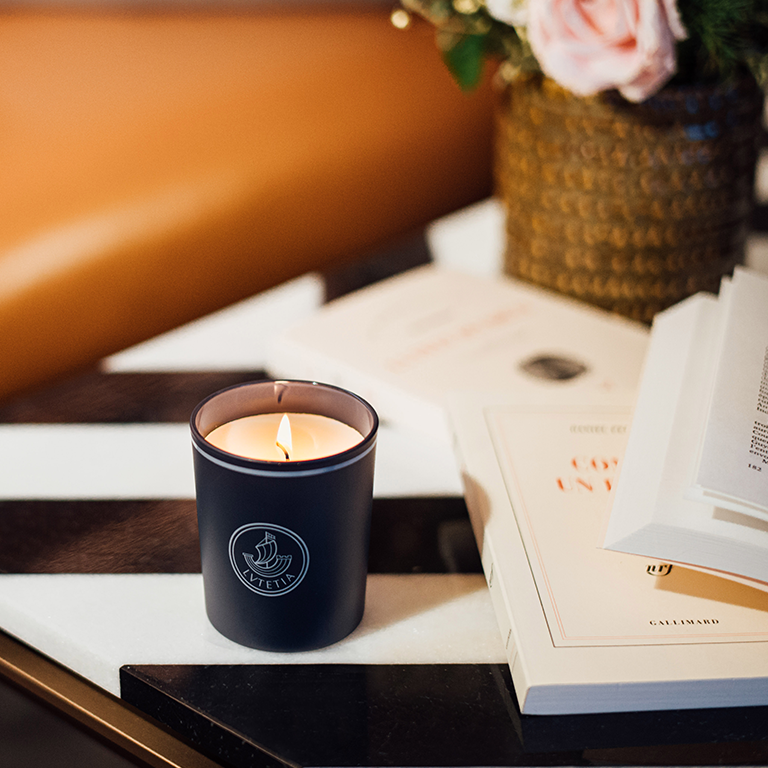 Lutetia scented candle