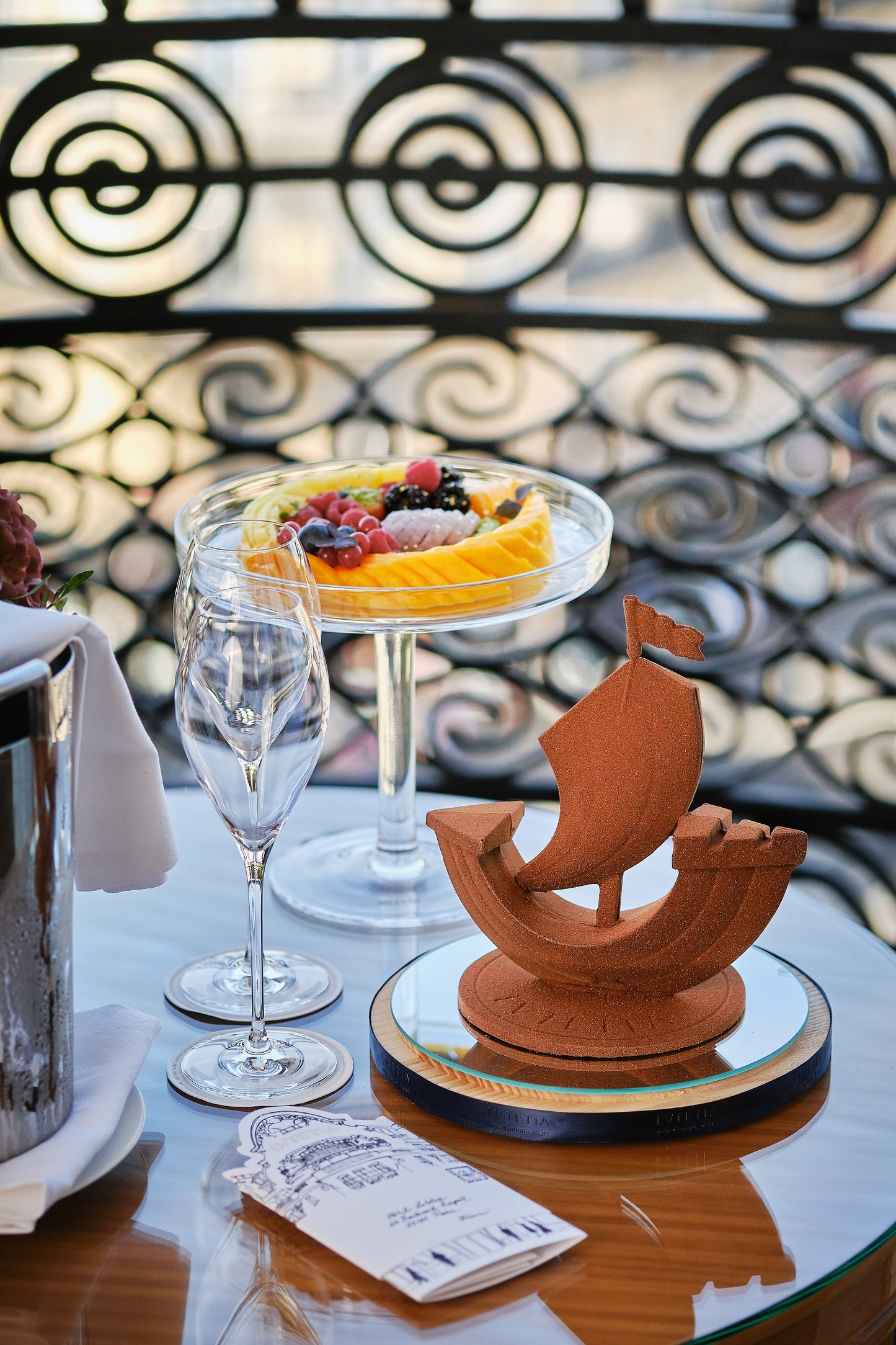 Chocolate Lutetia Ship