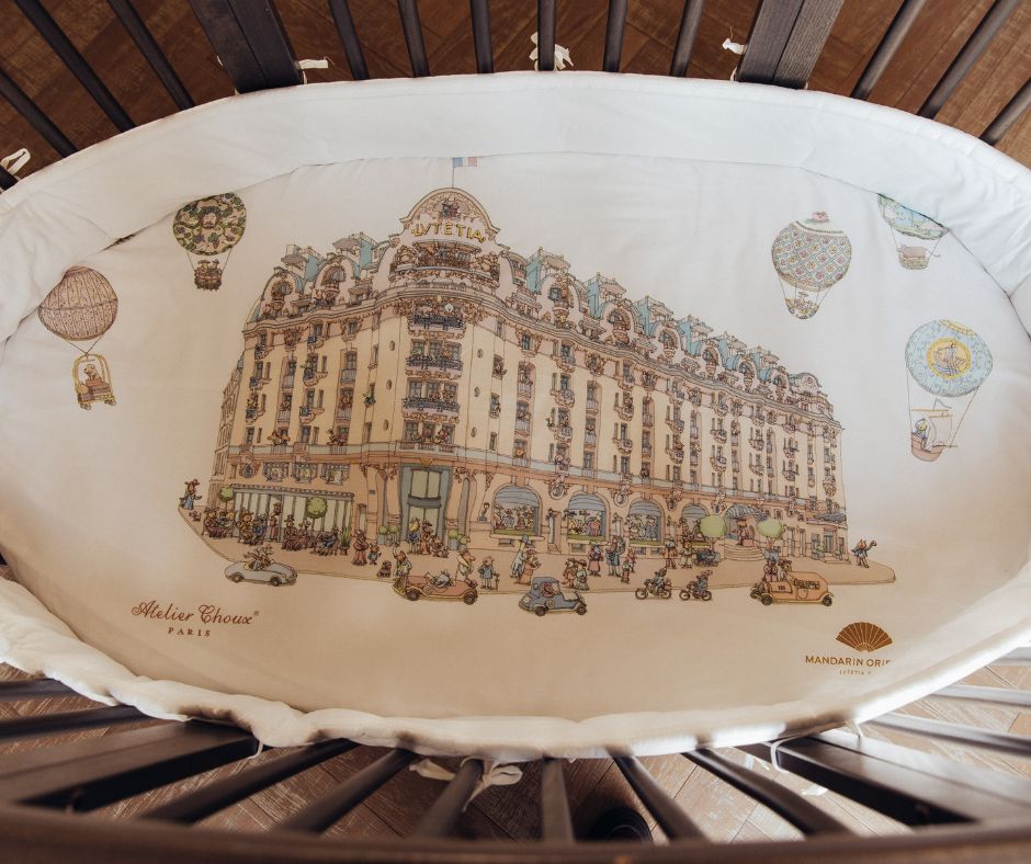 Fitted sheet for a crib